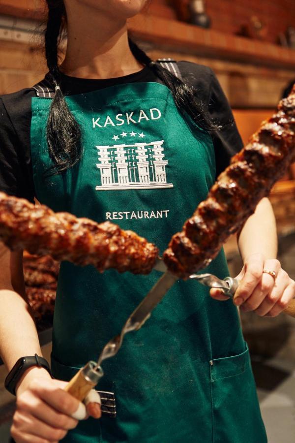 Готельно-Ресторанний Комплекс Каскад Charkiv Esterno foto
